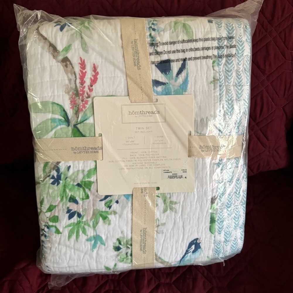 hömthreads twin Quilt Set - Picture 2 of 2